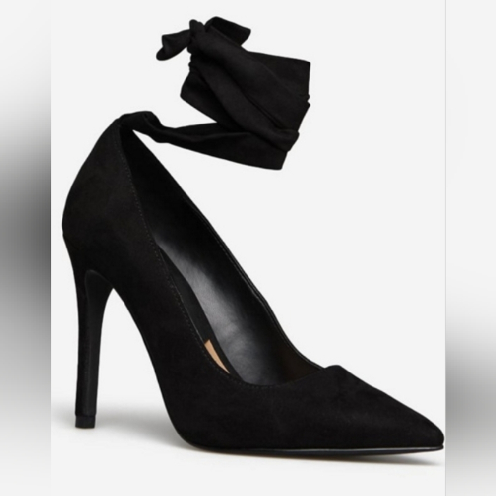 Akeiyla Lace Up Black Pump Size 8.5 MSRP $49.95